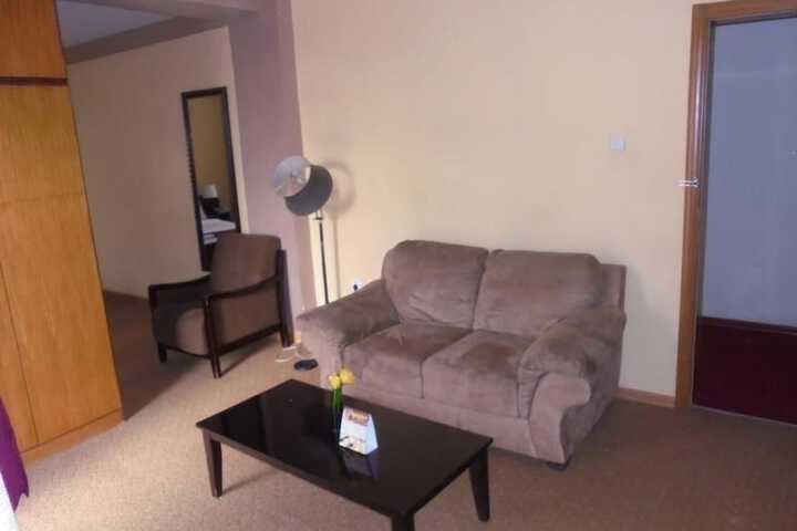 Room 12 of 24