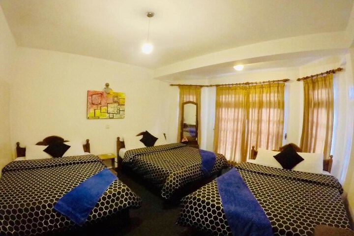 Room 8 of 119