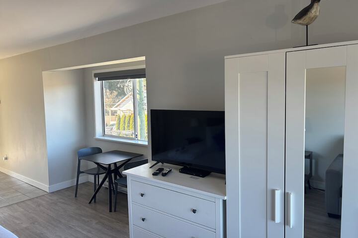 Room 32 of 48
