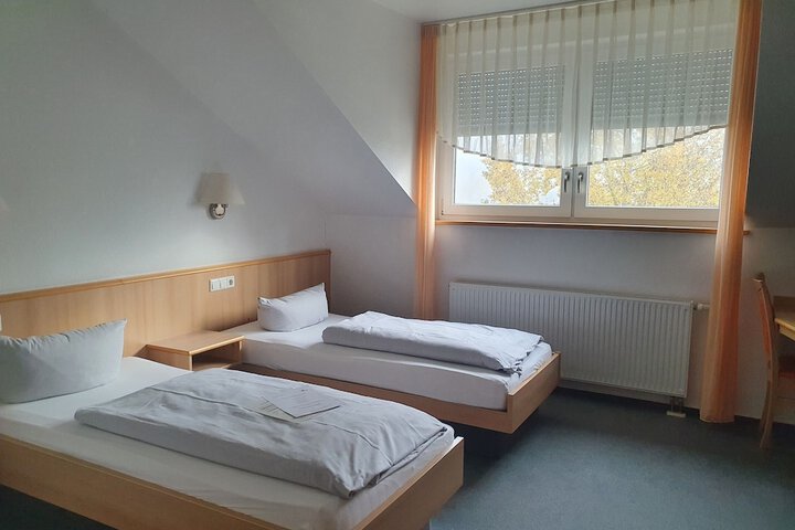 Room 5 of 28