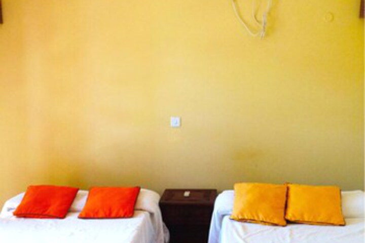 Room 6 of 11