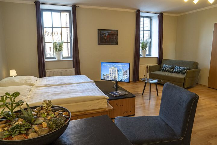 Room 19 of 38