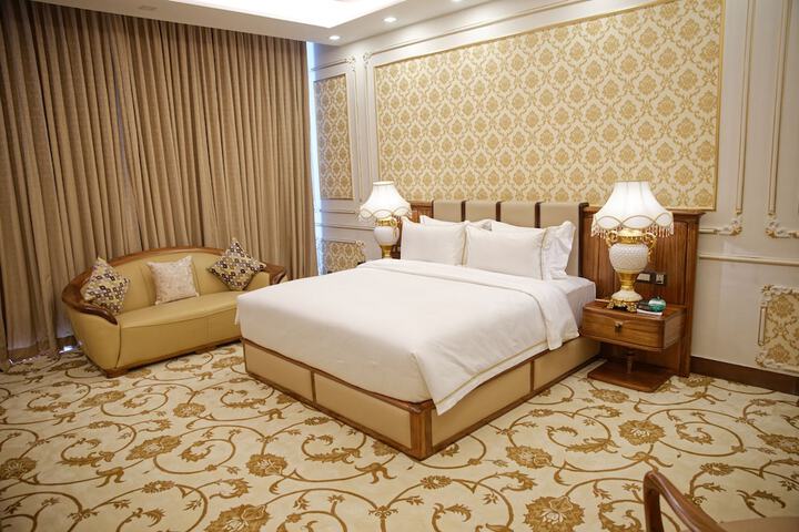 Room 7 of 70