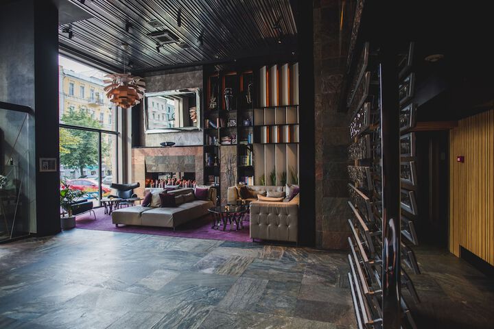 Guest Lobby