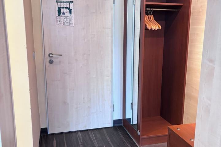 Room 31 of 81