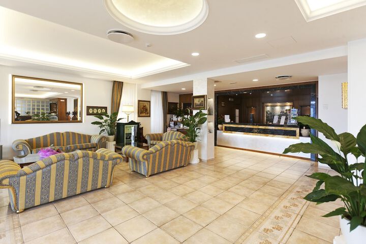 Guest Lobby