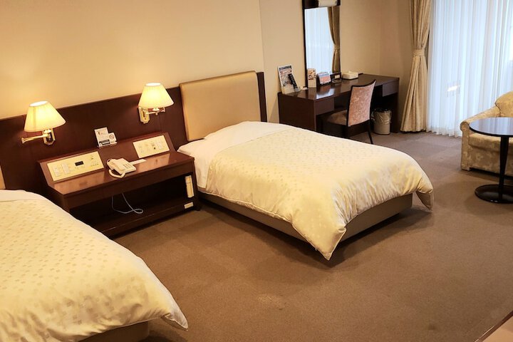 Room 15 of 42
