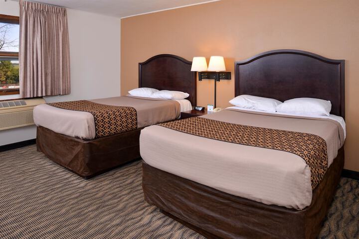 2 Double Beds (1 of 8)