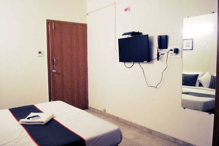 Room 4 of 18
