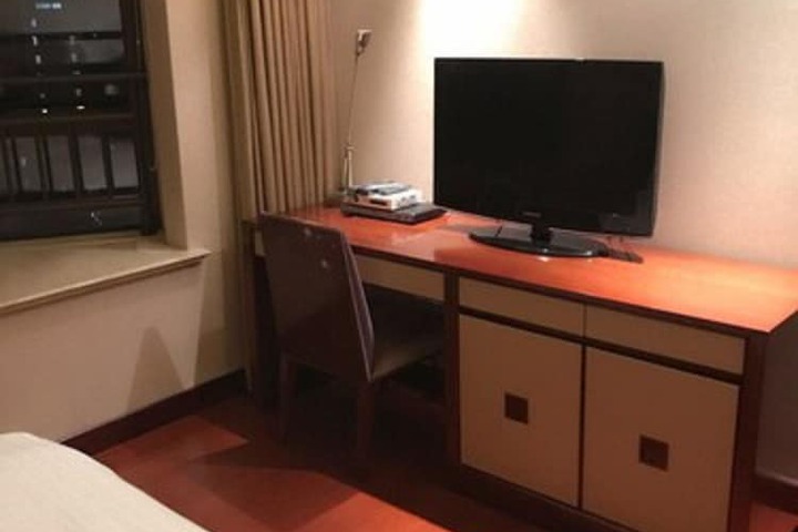 Room 13 of 79