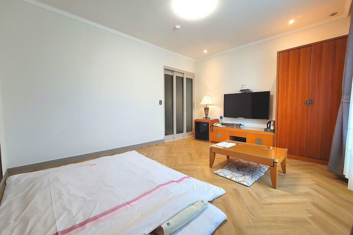 Room 7 of 31