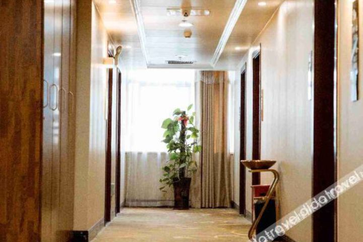 Hotel Interior 11 of 25