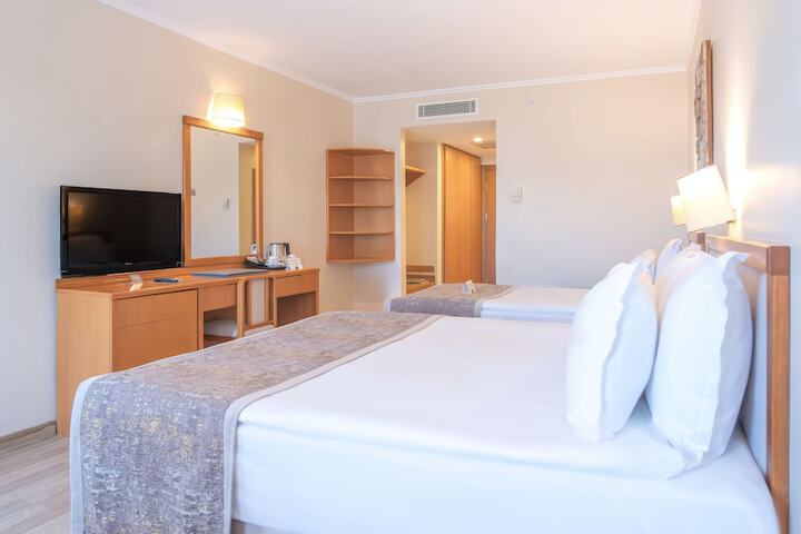Room 20 of 203