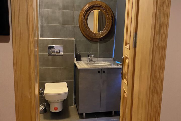 Room 16 of 48