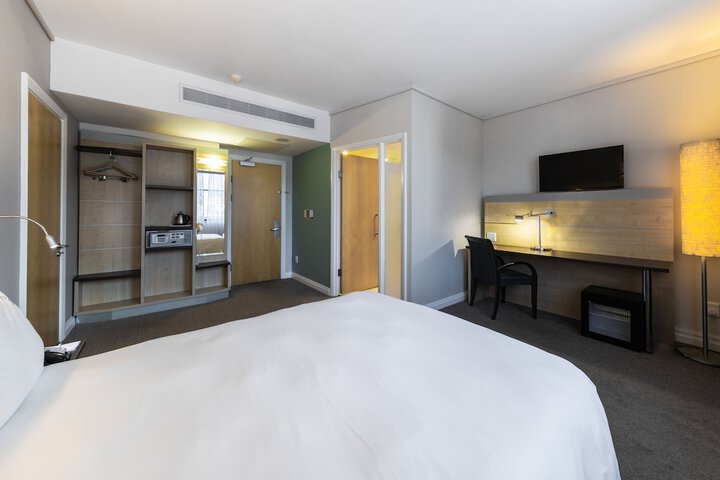 Room 10 of 96