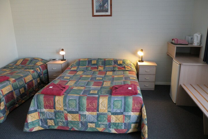 Room 5 of 38