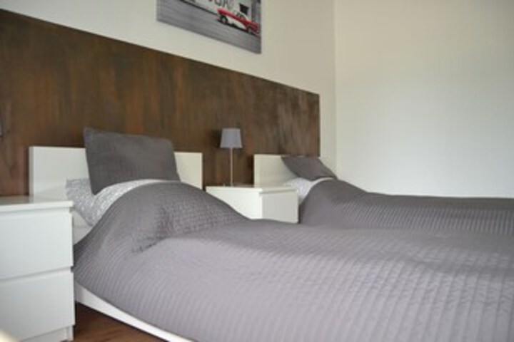 Room 105 of 177