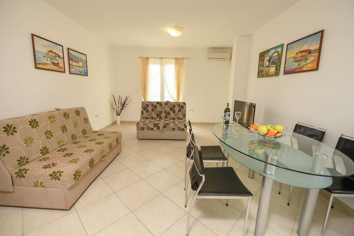 Room 10 of 67