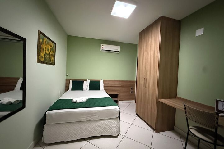 Room 4 of 26