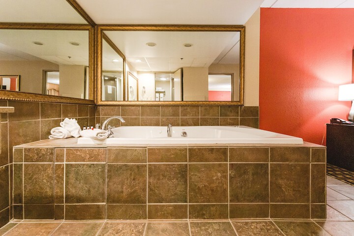 Private spa tub
