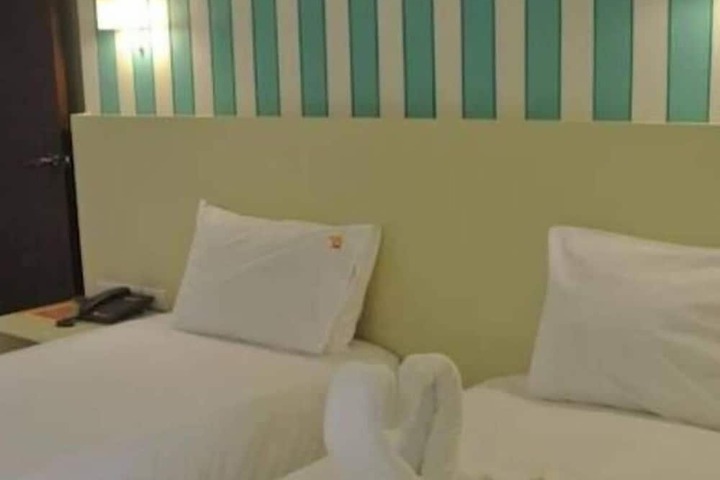 Room 14 of 27