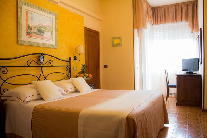 Room 15 of 60