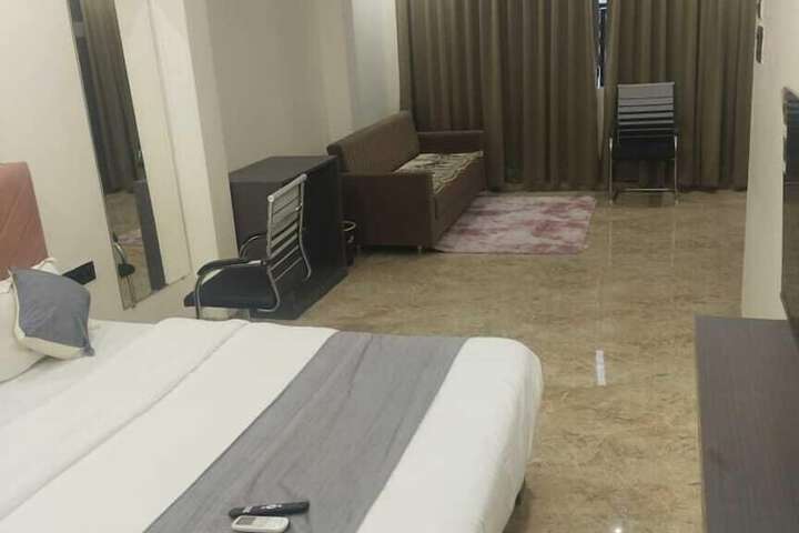 Room 7 of 25