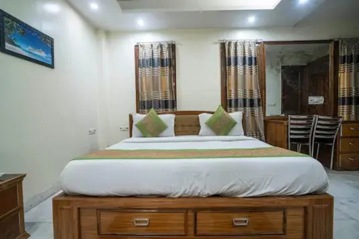 Room 15 of 16