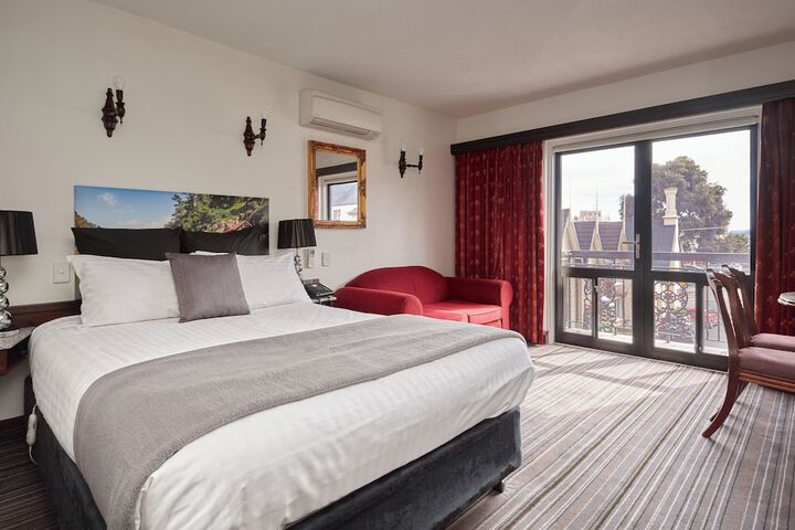 Room 10 of 92