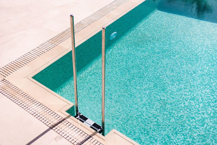 Pool 76 of 202