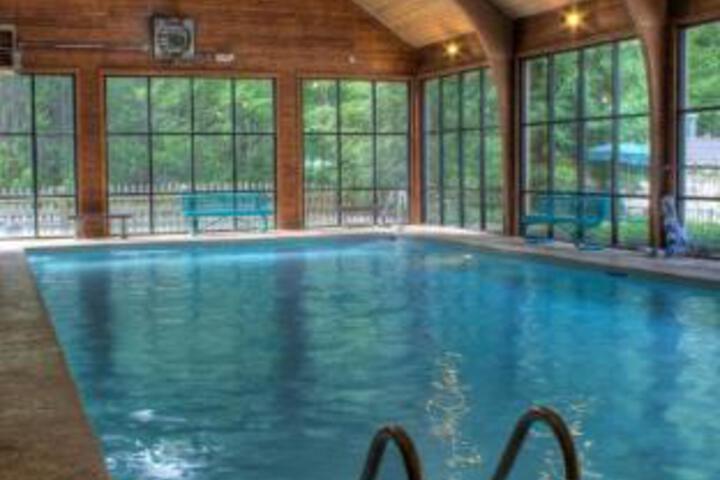 Swimming pool at Foxhunt at Sapphire Valley