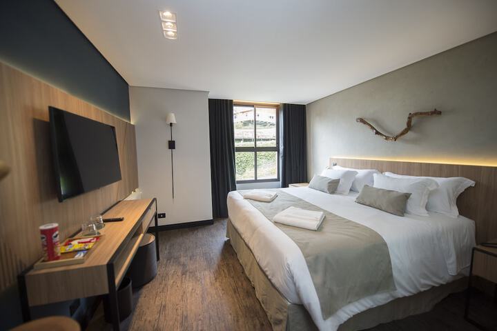 Room 32 of 63