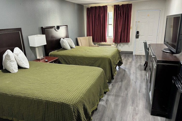 Room 3 of 7