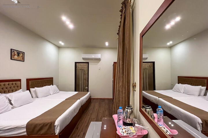 Room 32 of 284
