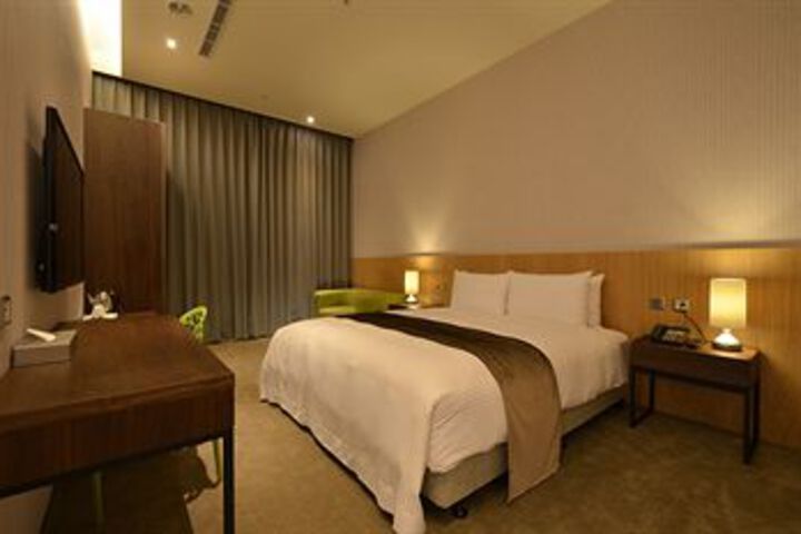 Room 27 of 72