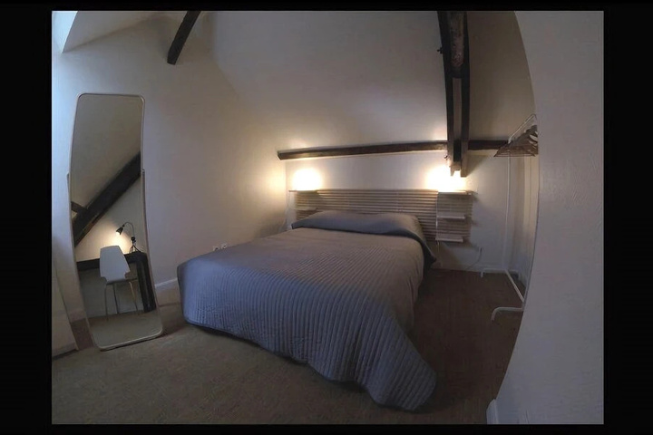 Room 11 of 11