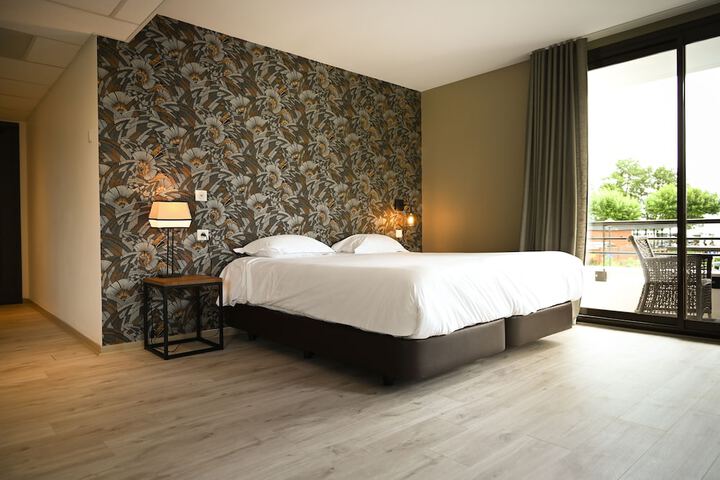 Room 25 of 73