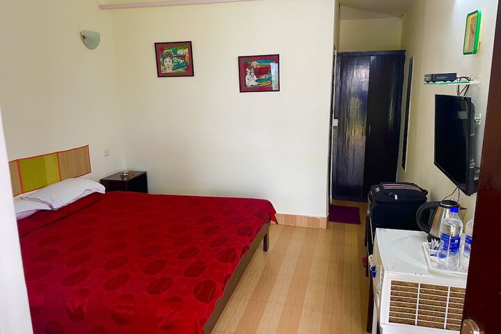 Room 6 of 28
