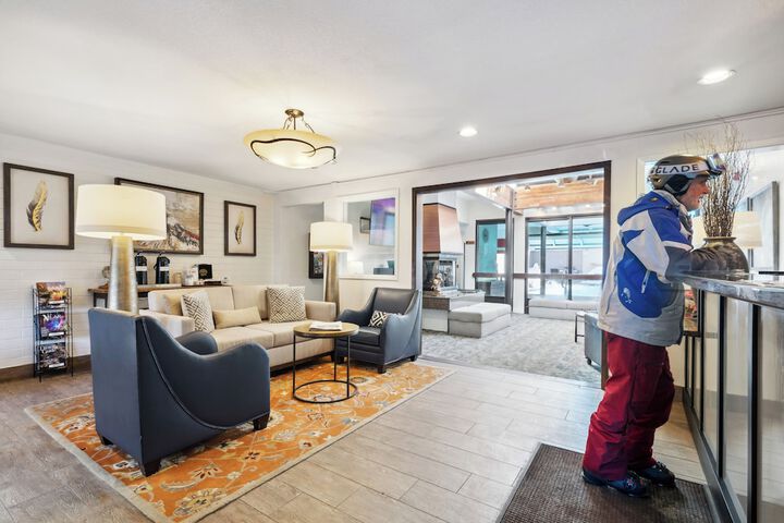 Guest Lobby