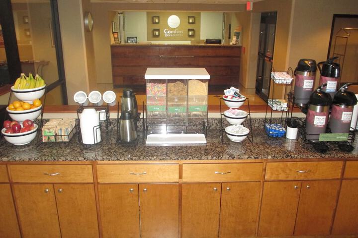 Breakfast/Coffee Service 25 of 28