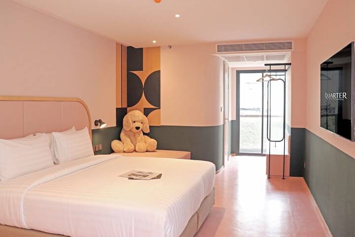 Room 12 of 155
