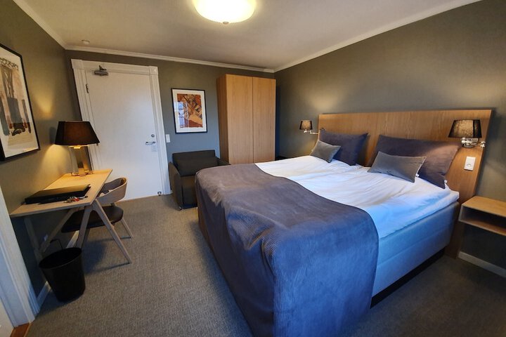 Room 16 of 53
