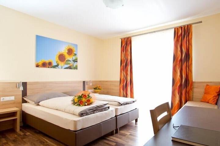 Room 3 of 41