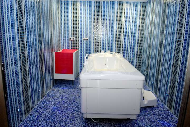 Room 42 of 65