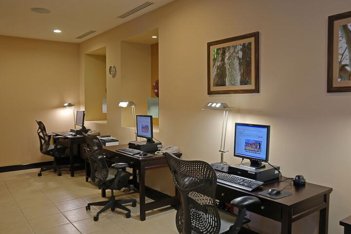 Business Center 69 of 82