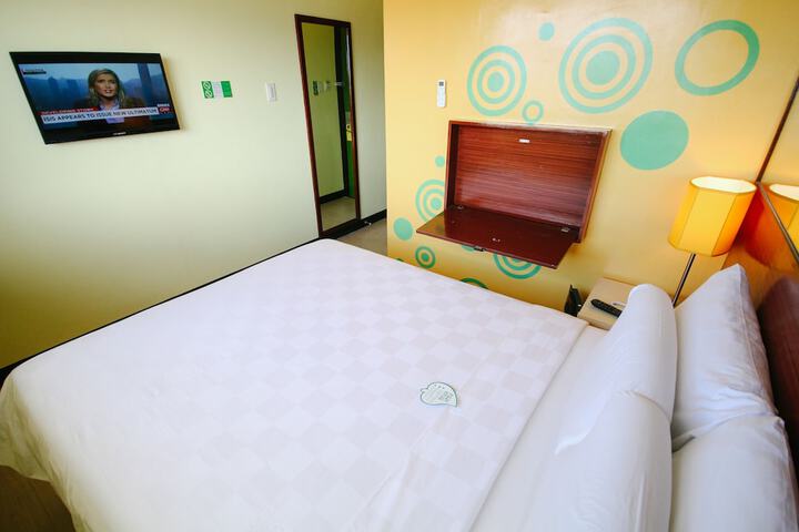 Room 30 of 108