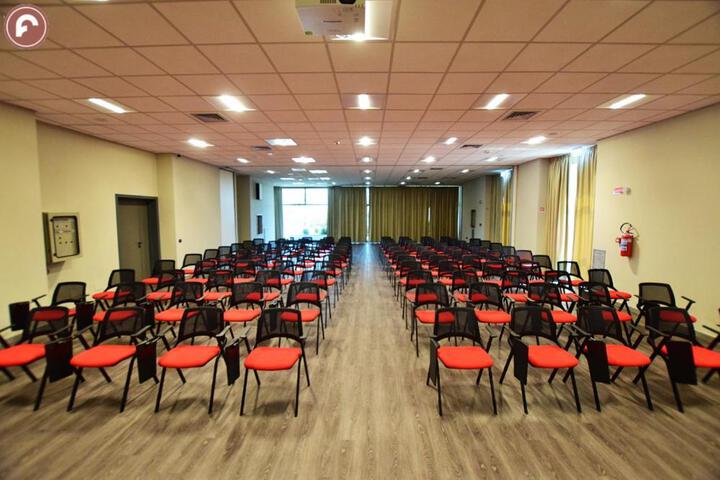 Business Center 19 of 23