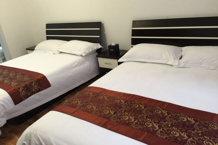Room 6 of 8