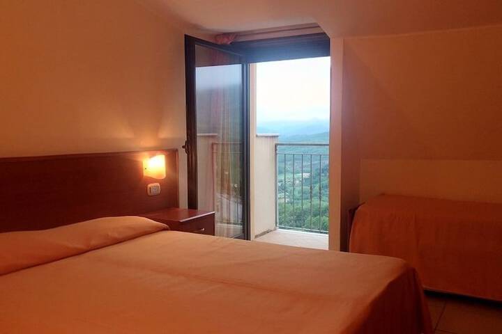 Room 12 of 67