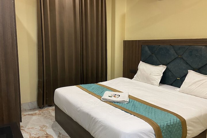 Room 8 of 21